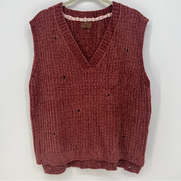 POL Sweater Vest Womens Faded Burgundy V-Neck Distressed Look Soft Feel NWOT - Picture 14 of 16